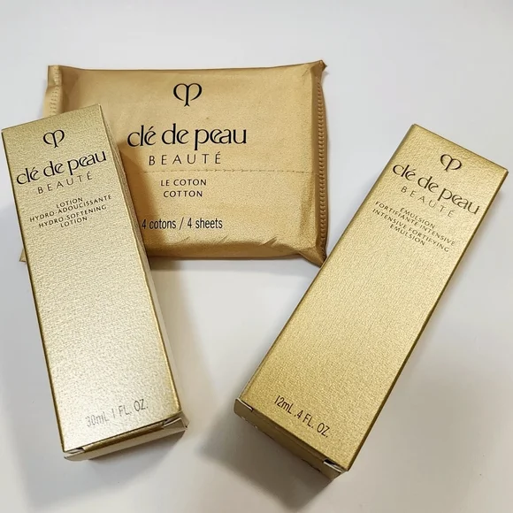 Cle de Peau Essentials Travel Set - Picture 1 of 4